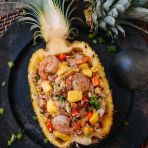 Cơm chiên hải sản trái thơm